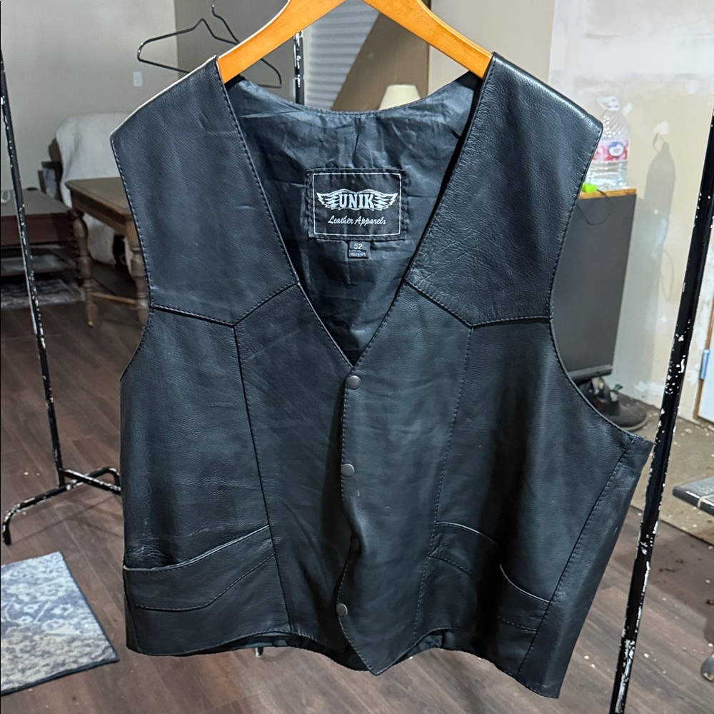 Unik Black Leather Men's Snap-Front Vest